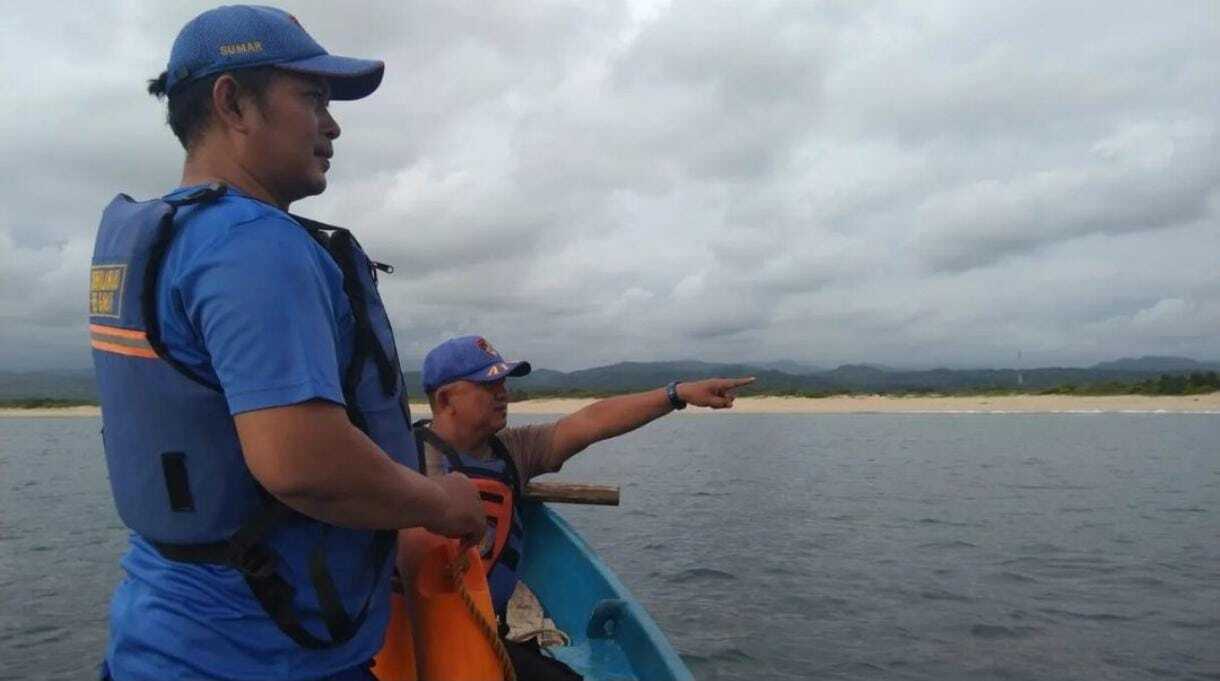 Empat Wisatawan Terseret Ombak di Pantai Bobos Santolo, Satu Wisatawan Belum Ditemukan